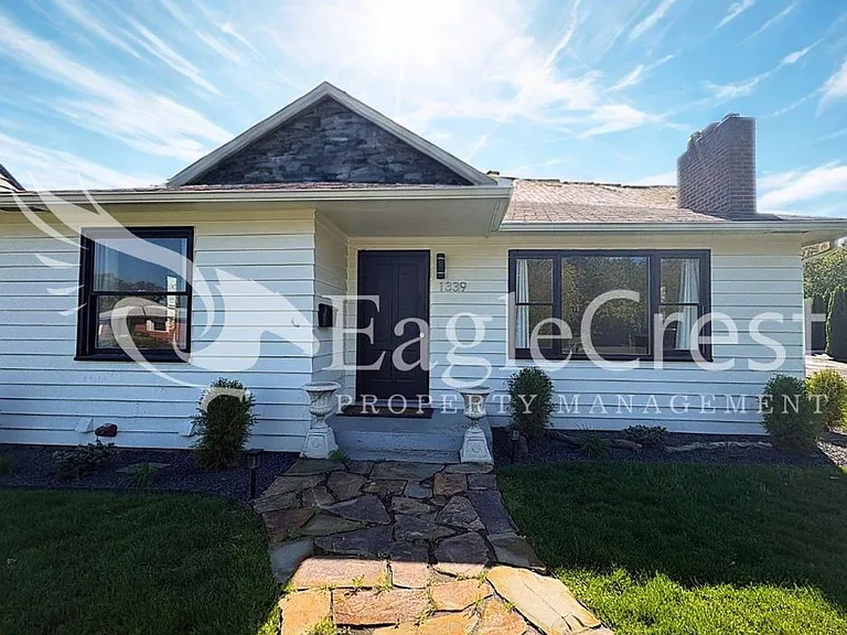 1339 Modoc St — Photo 6