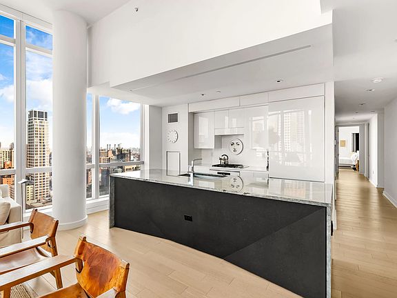4th image of 400 Park Ave S #26HC