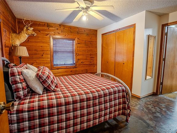 3rd image of 17295 Olive Rd