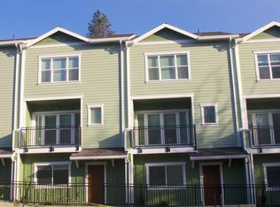 956 SW Gaines St, Portland, OR 97239