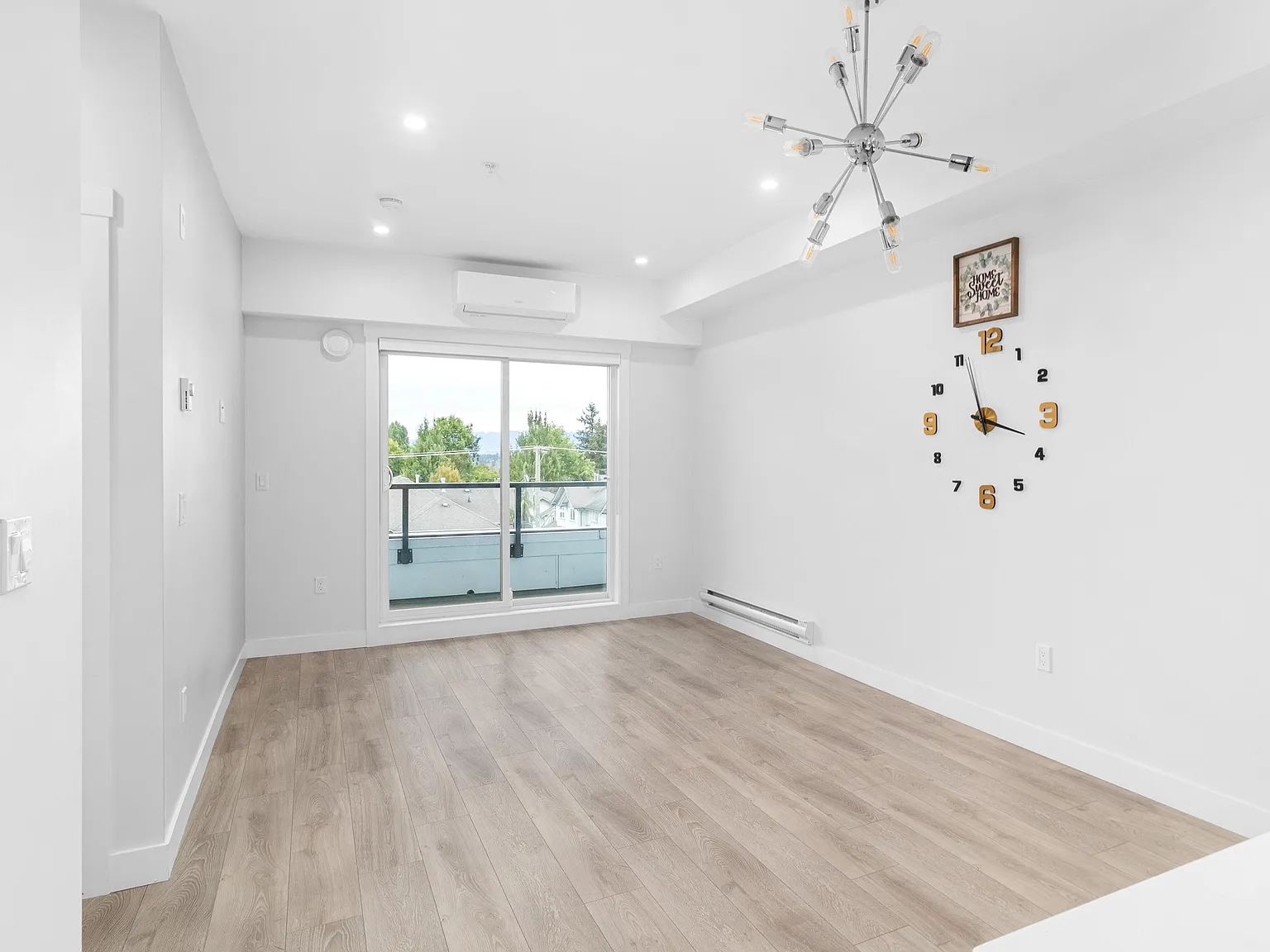 2 bed, 725 sqft, $2,100 — Photo 4