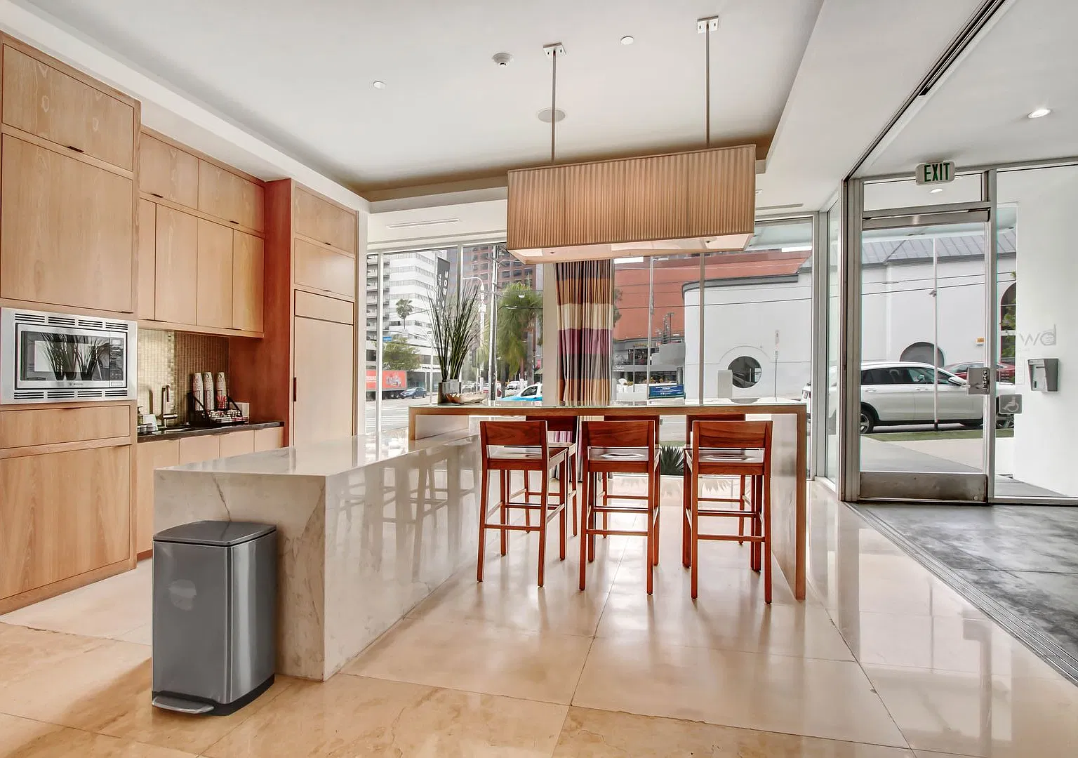 2 bed, 1096 sqft, $4,715 — Photo 3