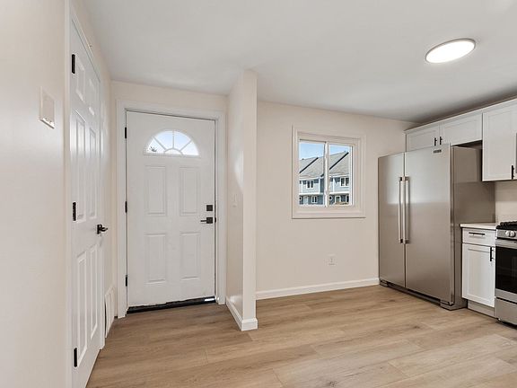 3rd image of 19 Swift Lane