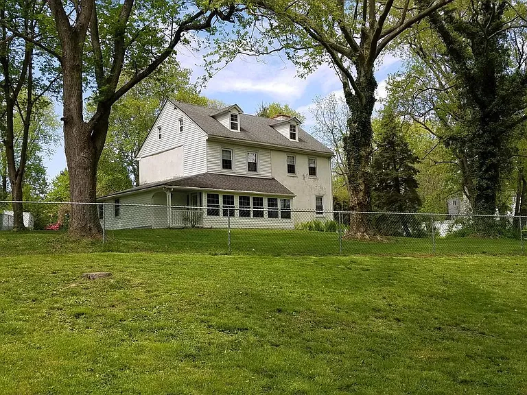 815 Cypress Ave — Photo 16