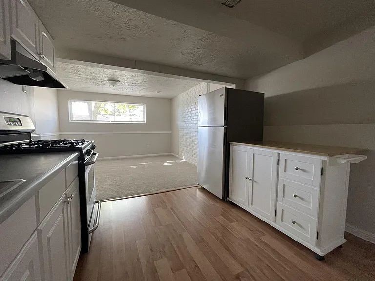 10983 S Granite Dr — Photo 2