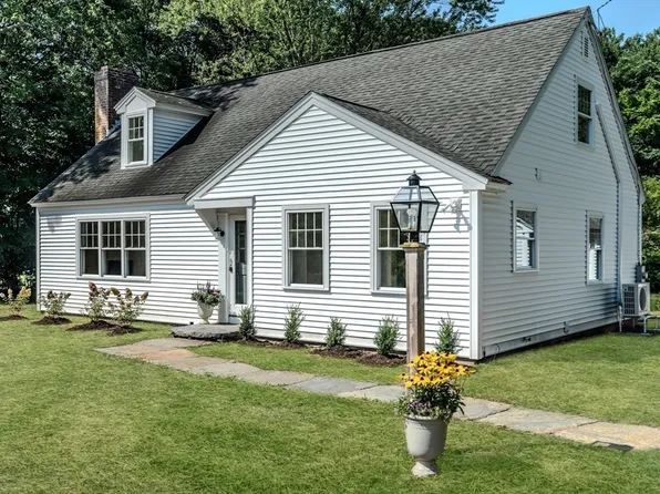 176 Flat Hills Rd, Amherst, MA 01002