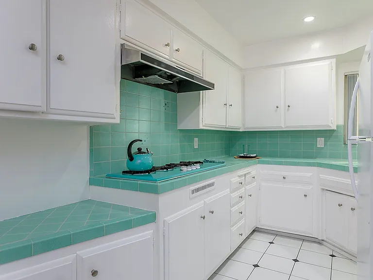 488 E Washington Blvd — Photo 8