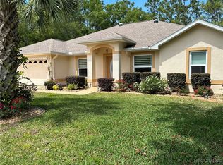 8 Coconut Ct, Homosassa, FL 34446