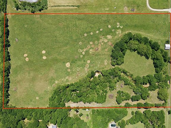 2nd image of N 3320th Rd