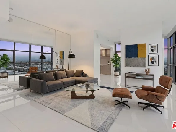 13700 Marina Pointe Dr, Venice, CA