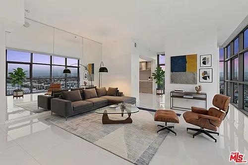 13700 Marina Pointe Dr Photo 1