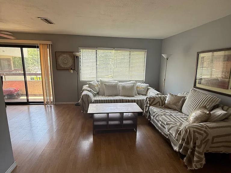 18008 Saratoga Way — Photo 4
