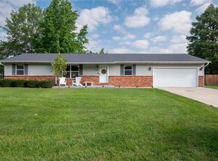 928 Cherry Ln, Troy, IL 62294