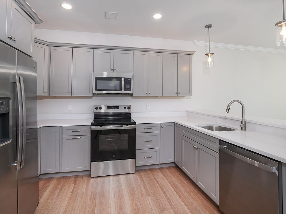 1st image of 74 Rockingham Rd #207