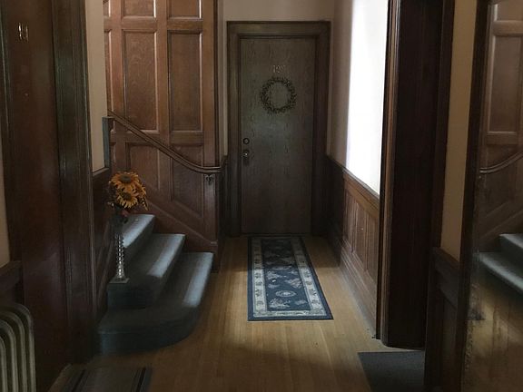 3rd image of 1848 C St APT 202