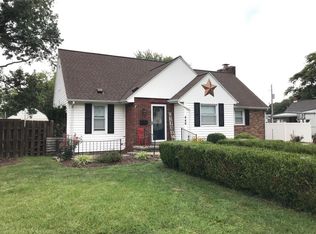 446 Flora Ave, Flora, IL 62839