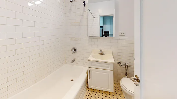 Rented by Bond New York | media 19