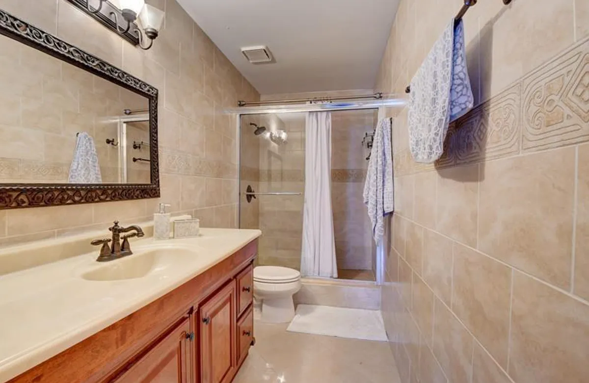 3 bed, 2.5 bath, 1587 sqft, $3,400 — Photo 3