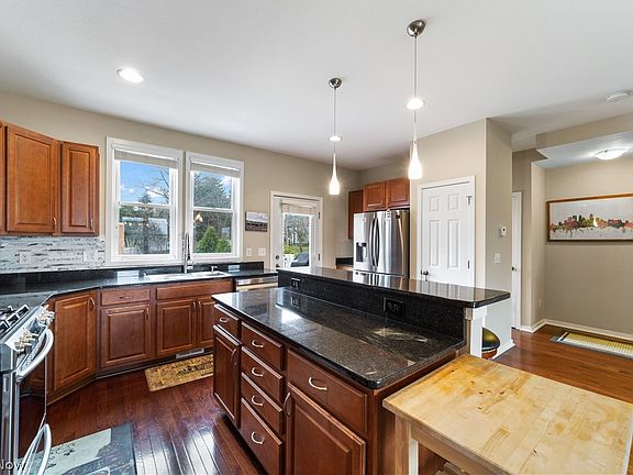 5th image of 1481 Huntington Ln