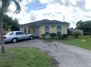 607 SW 3rd St, Belle Glade, FL 33430