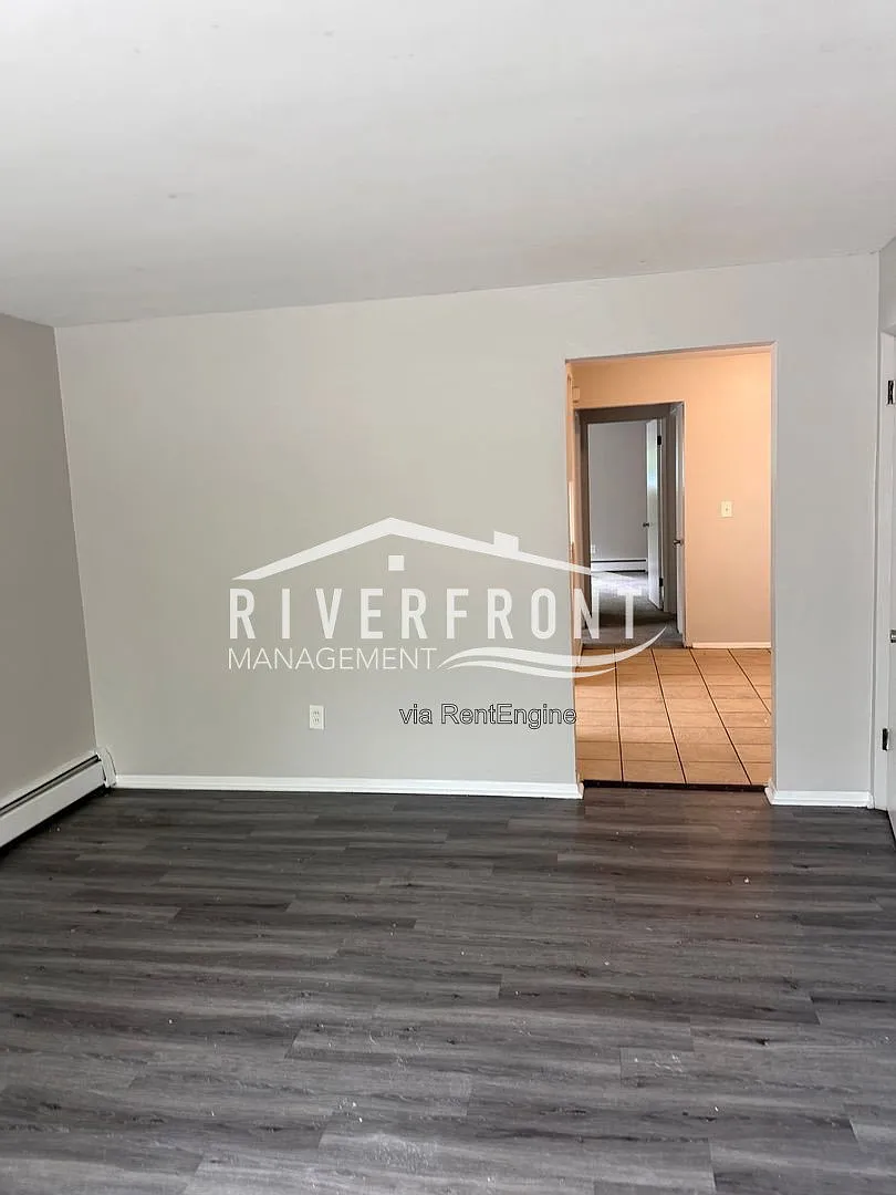 2 bed, 1.0 bath, 850 sqft, $945 — Photo 2
