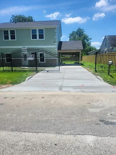 3626 Sunbeam St Photo 1