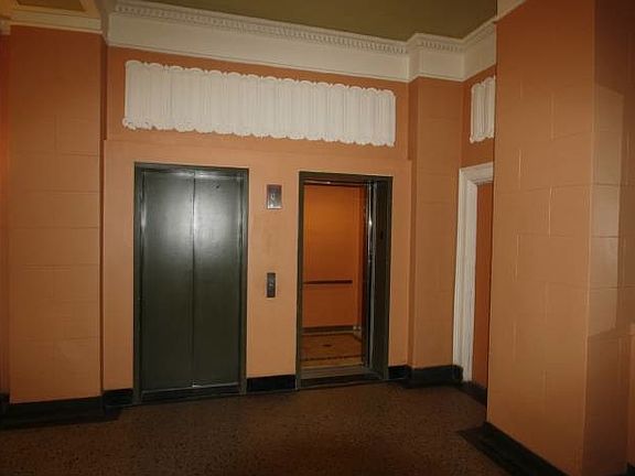 2nd image of 7600 N Bosworth Ave APT 314