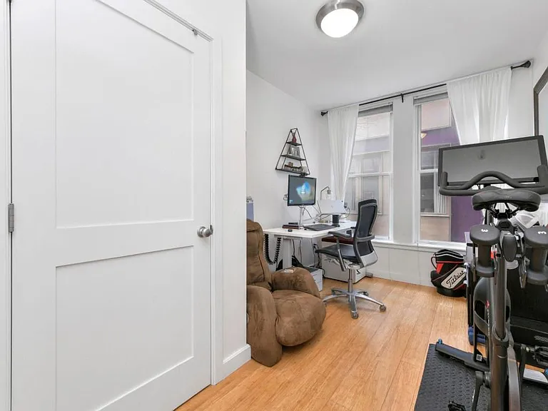 335 W 2nd St #7 — Photo 14