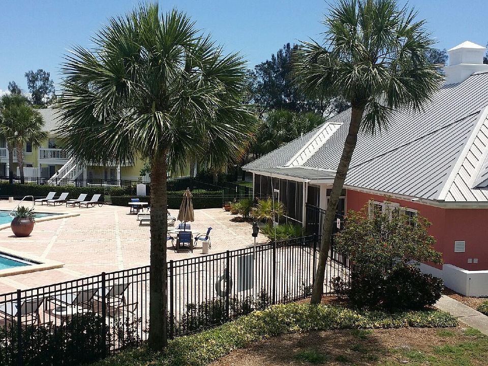 1st image of 102 Pompano Dr SE #2nd