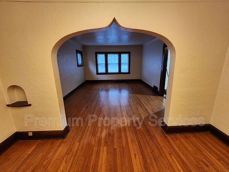 1st image of 2219 11th St Unit 2