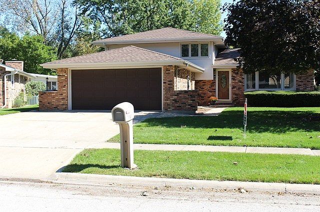 1st image of 870 Stonewall Dr