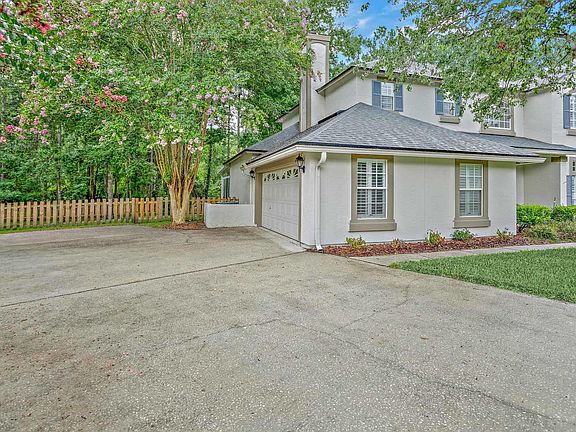 2nd image of 309 Edgewater Branch Ct
