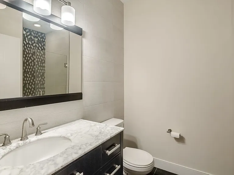 1305 Locust St — Photo 3