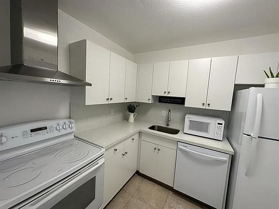 4th image of 5112 NW 79th Ave APT 301