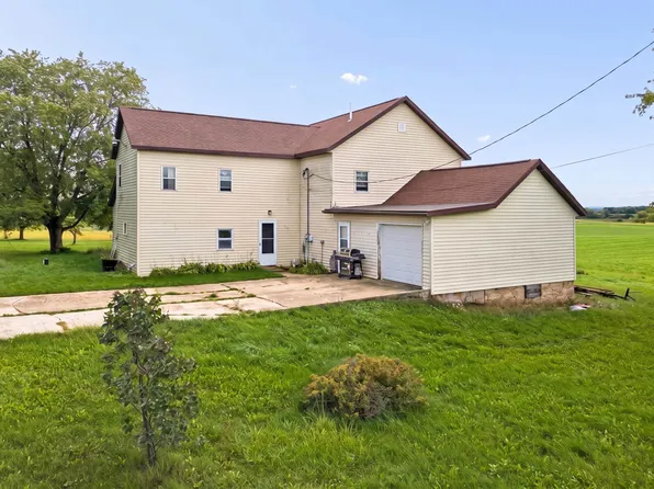 N9173 Holly Rd, Saint Cloud, WI 53079