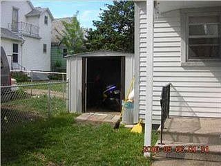 2nd image of 825 8th St NW