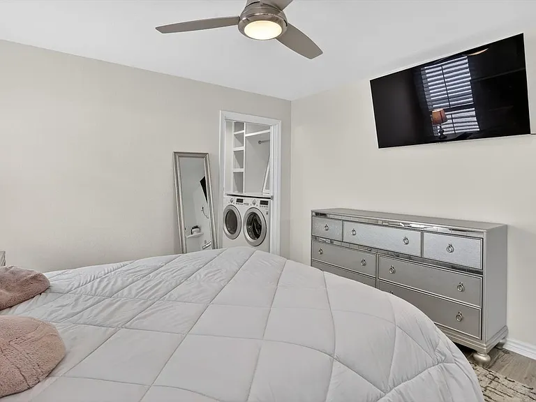 4315 Cabell Dr — Photo 20