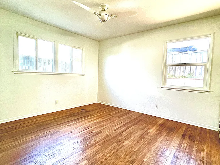1045 Marvista Ave — Photo 11