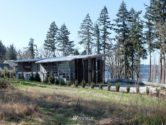 4th image of 1212 E Lake Sammamish Parkway SE
