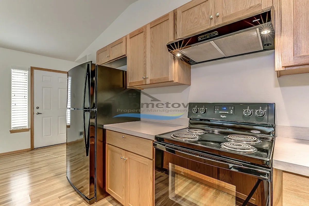 1 bed, 855 sqft, $1,380 — Photo 4