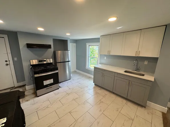 590 Christopher St Floor 2, Orange, NJ 07050