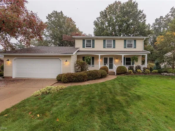 1433 Beethoven Dr, Westlake, OH 44145