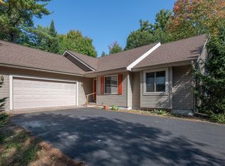 9987 Ridgewood Dr, Minocqua, WI 54548