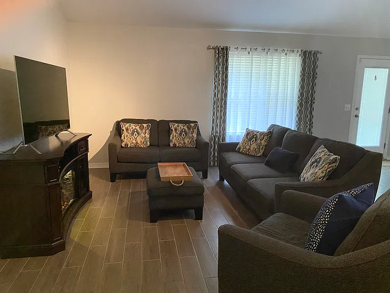 3918 Holleyberry Ln — Photo 5