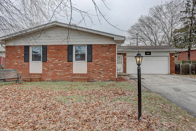804 Holiday Dr photo 1