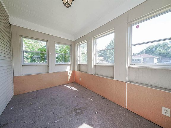 5th image of 818 22nd Ave