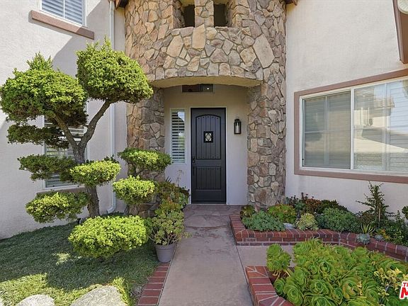 4th image of 1431 W Player Ave
