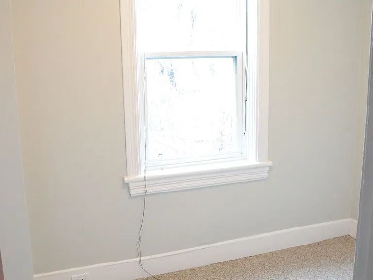 35 Ivy Cres — Photo 11
