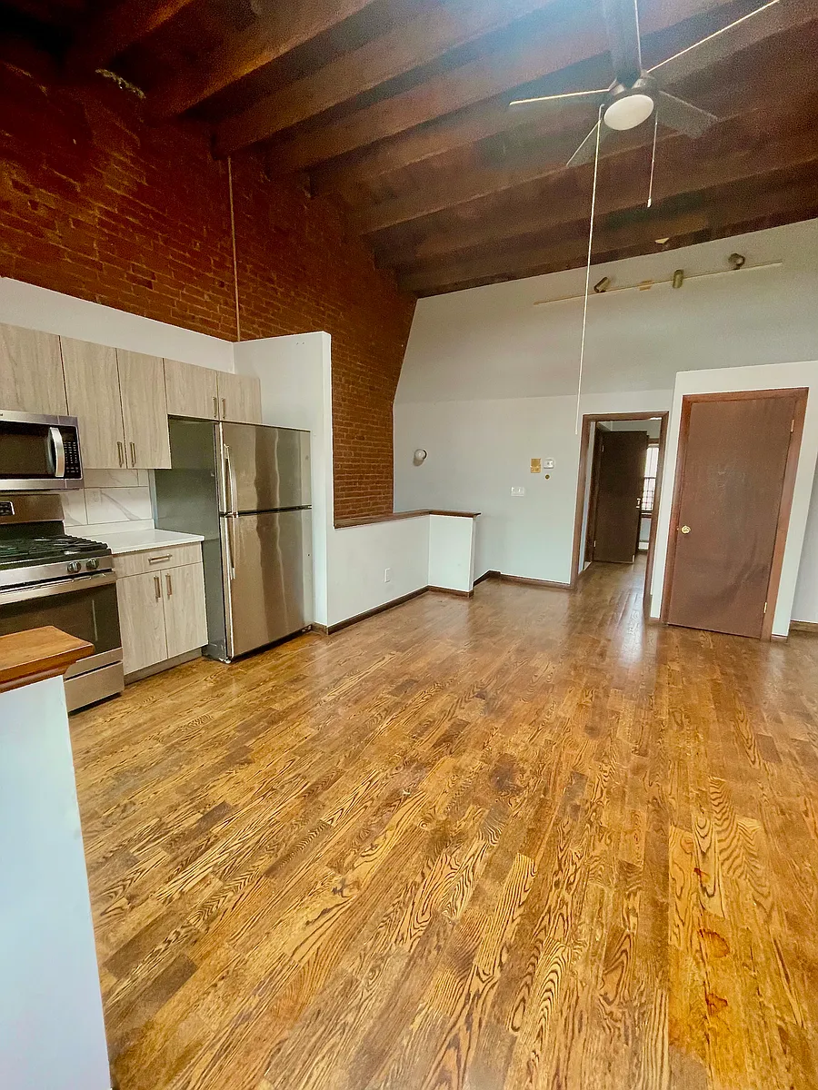 Building Photo - 46 Warren St #4