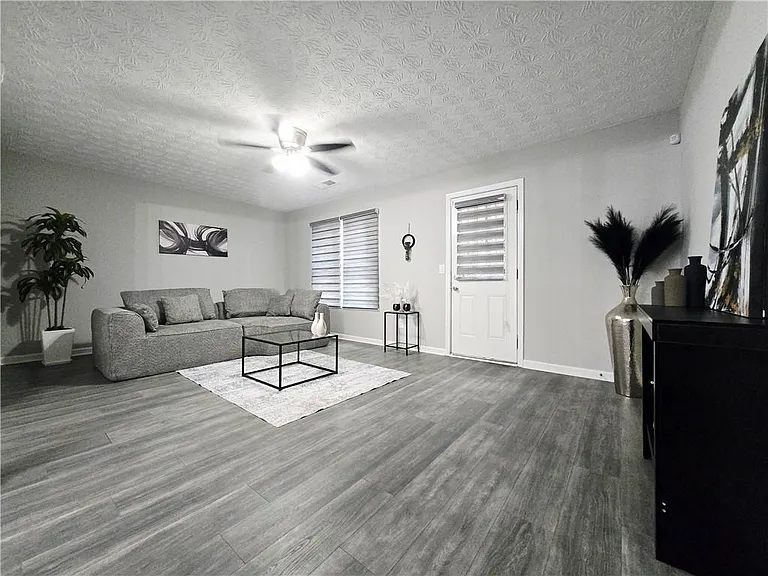 2430 Piering Dr — Photo 20